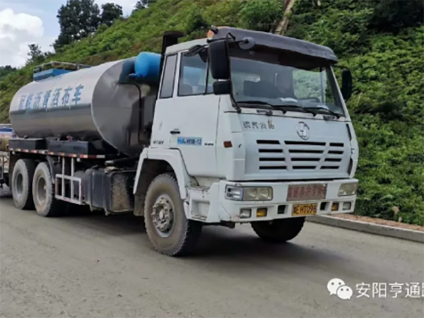 我公司廣東河惠莞項(xiàng)目透層、封層試驗(yàn)段完成